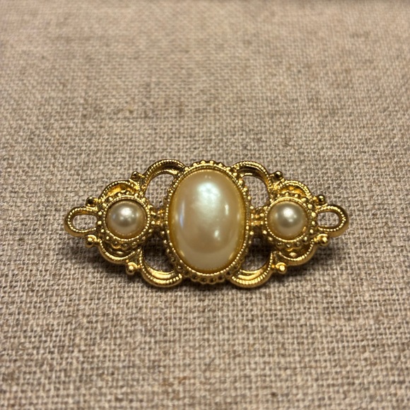 Jewelry - Vintage Gold Tone Faux Pearl Brooch - Victorian Revival Filigree Pin